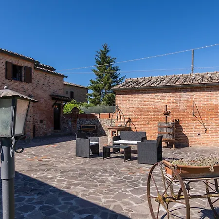 Borgo Terrosi 4* سينالونغا