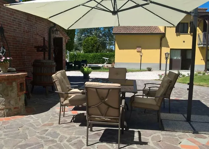 Borgo Terrosi سينالونغا